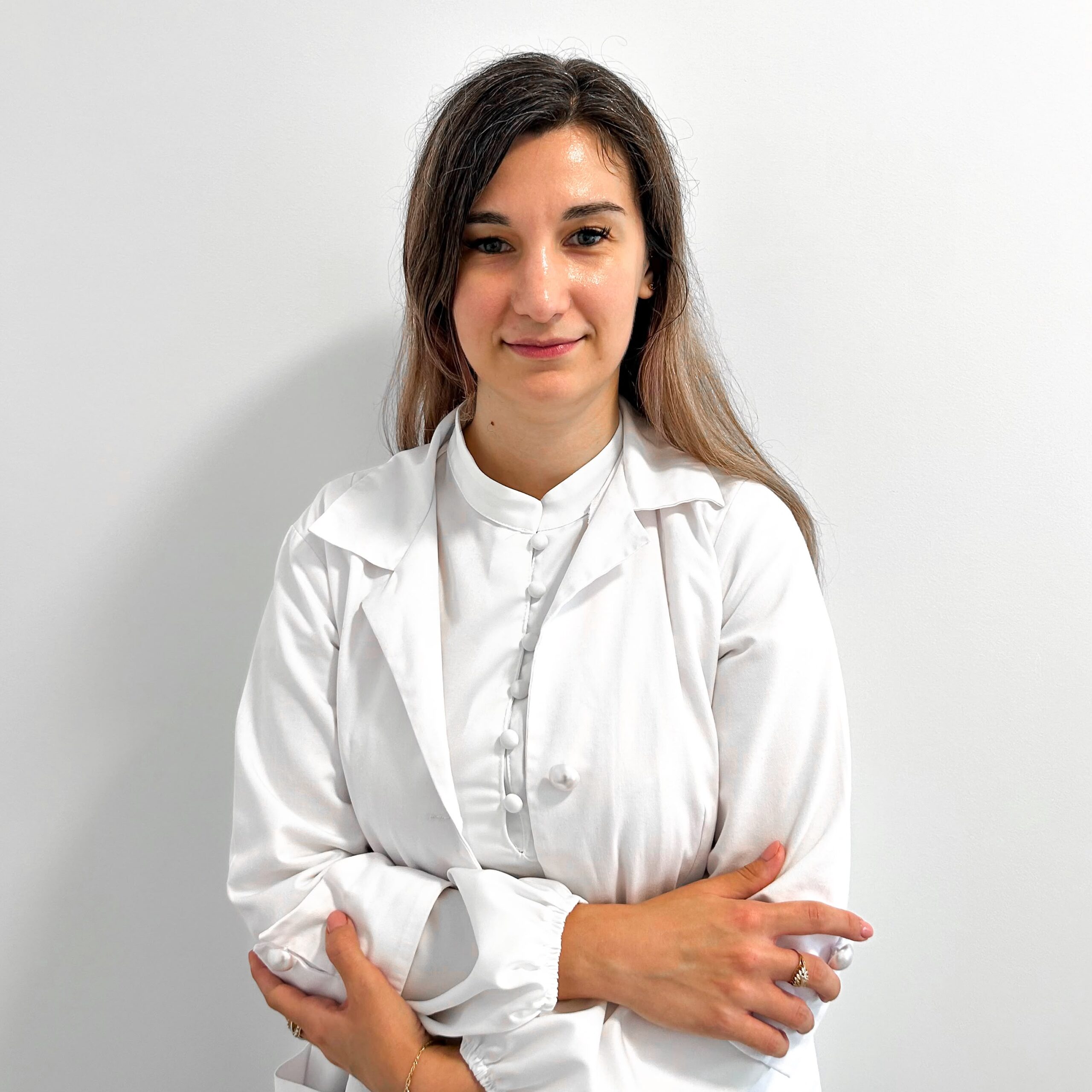 Dr. Enache Iulia-Ioana